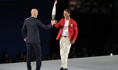 Ολυμπιακοί Αγώνες, Τελετή Έναρξης: Ο Ζιντάν παρέδωσε την Ολυμπιακή Φλόγα στον Ναδάλ (+video)