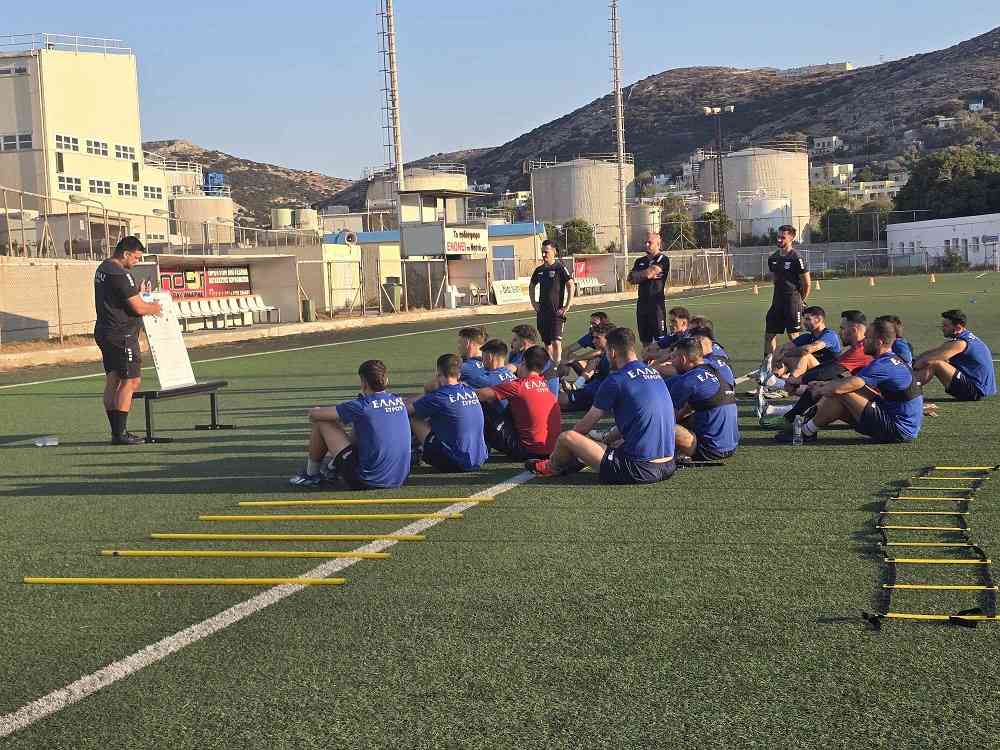 Για φιλικό στην Τρίπολη με τον Αστέρα, η Ελλάς Σύρου