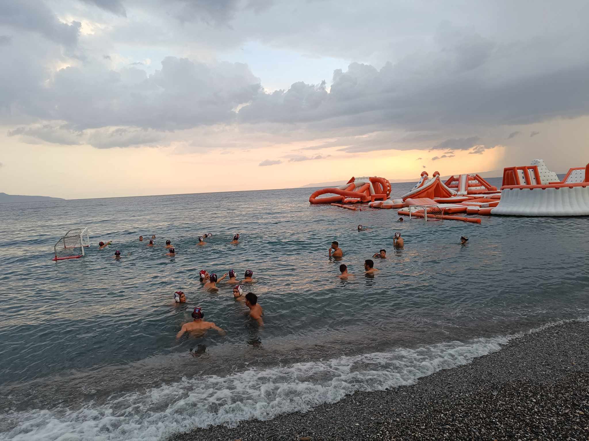 Καλή σεζόν με&#8230; beach party για τους πολίστες του Άργη Καλαμάτας