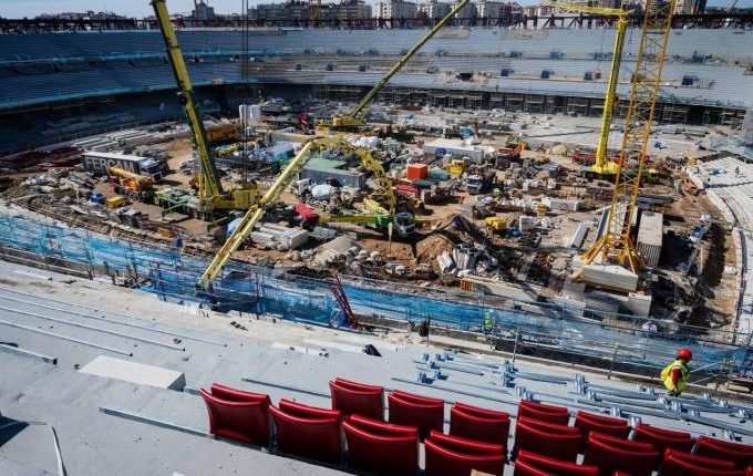 Άγριο ξύλο στο Camp Nou ανάμεσα σε Αλβανούς και Ρουμάνους